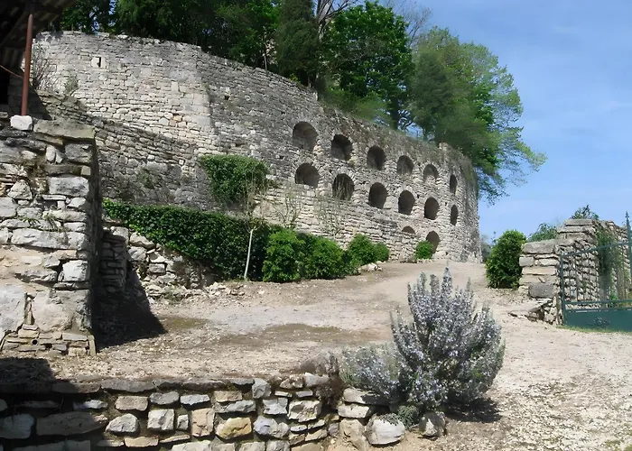 De Charme, Bastides Et Vallees *